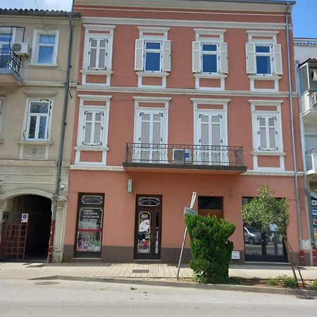 Apartmani Iris I Ana Crikvenica Ngoại thất bức ảnh