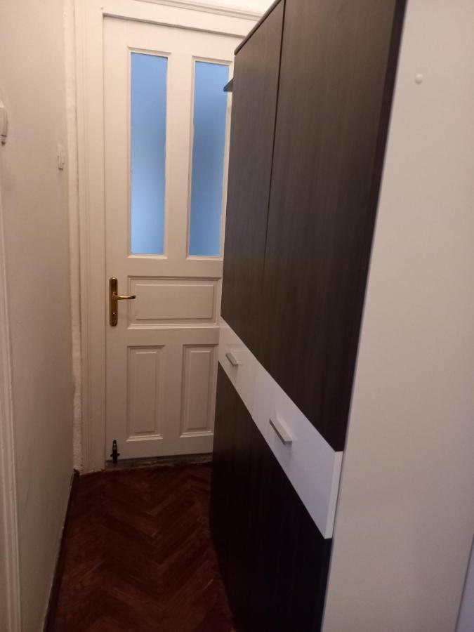 Apartmani Iris I Ana Crikvenica Ngoại thất bức ảnh