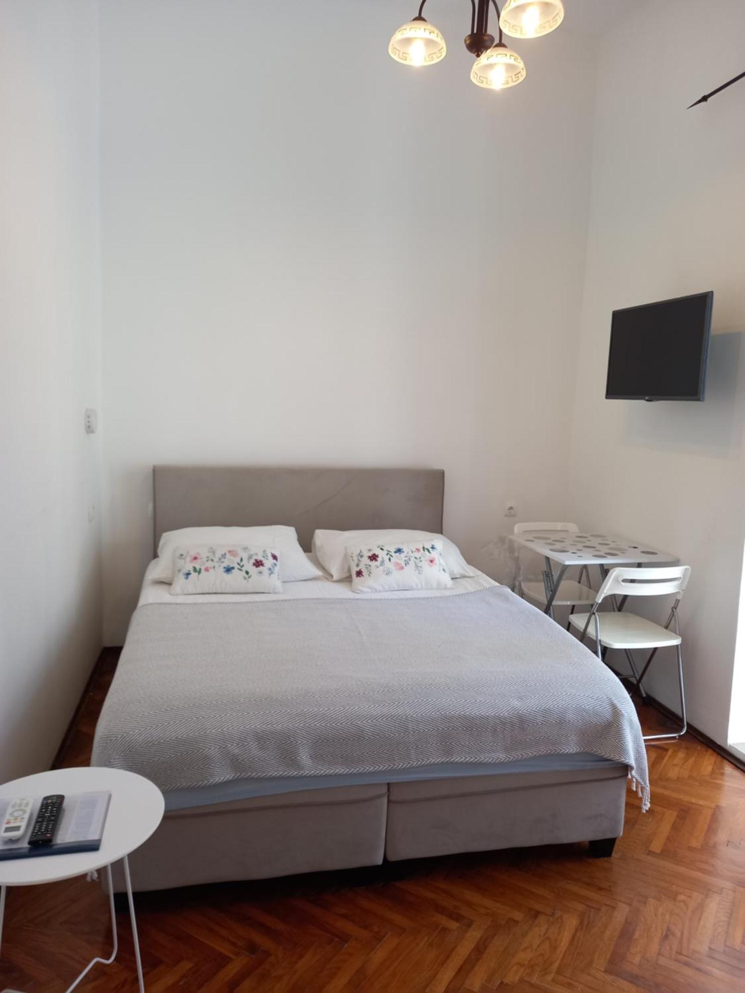 Apartmani Iris I Ana Crikvenica Ngoại thất bức ảnh