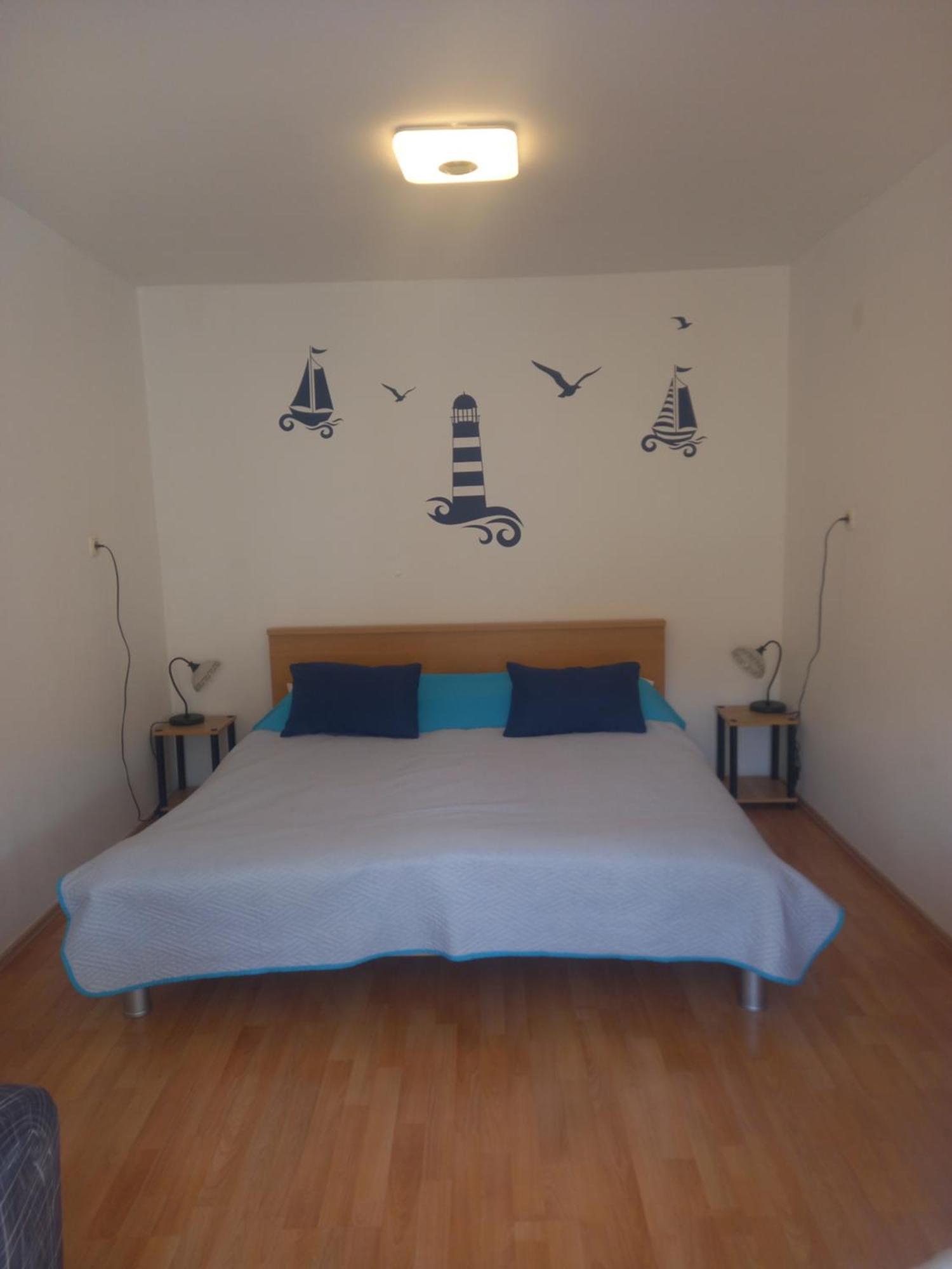 Apartmani Iris I Ana Crikvenica Ngoại thất bức ảnh