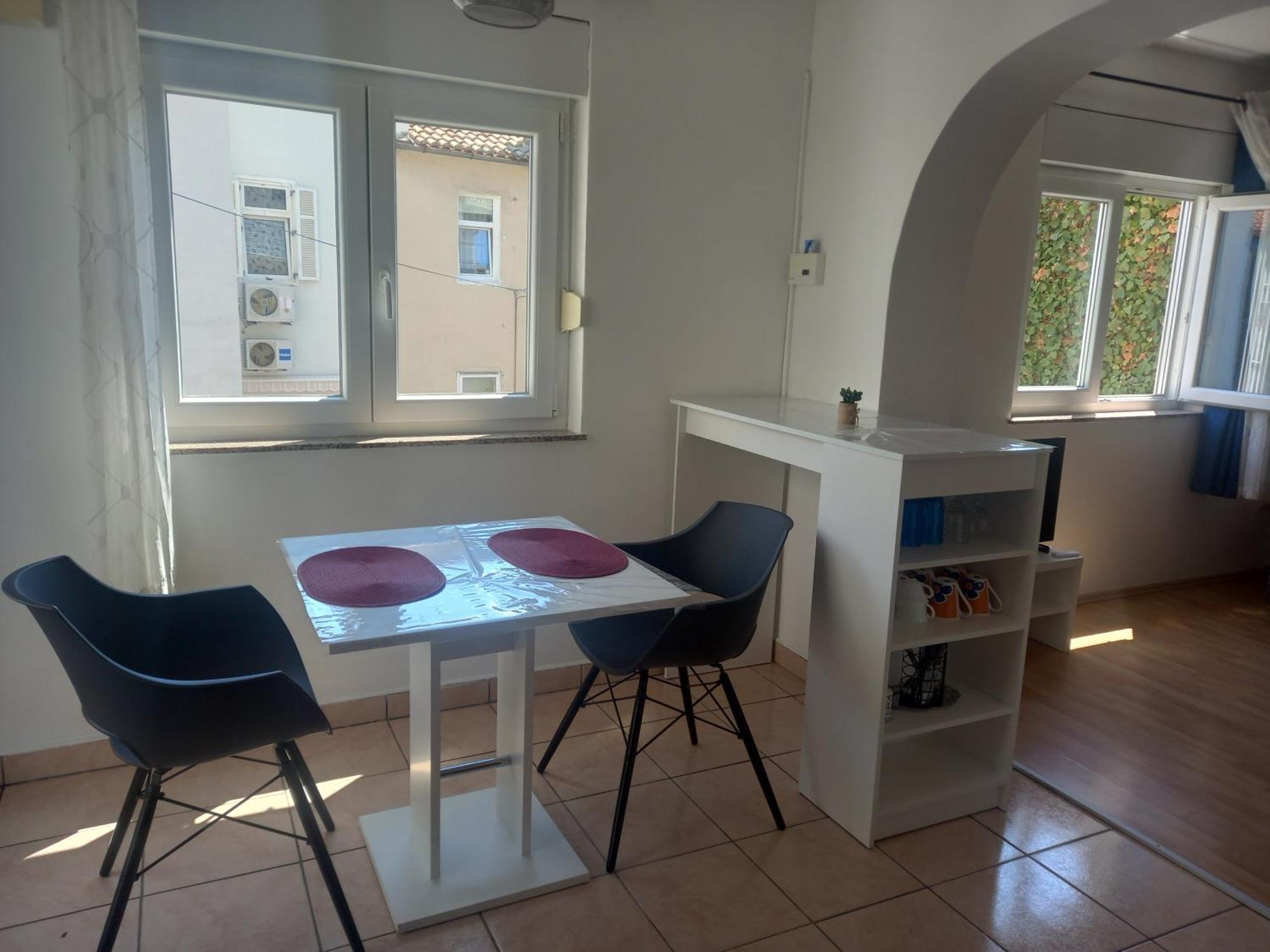 Apartmani Iris I Ana Crikvenica Ngoại thất bức ảnh